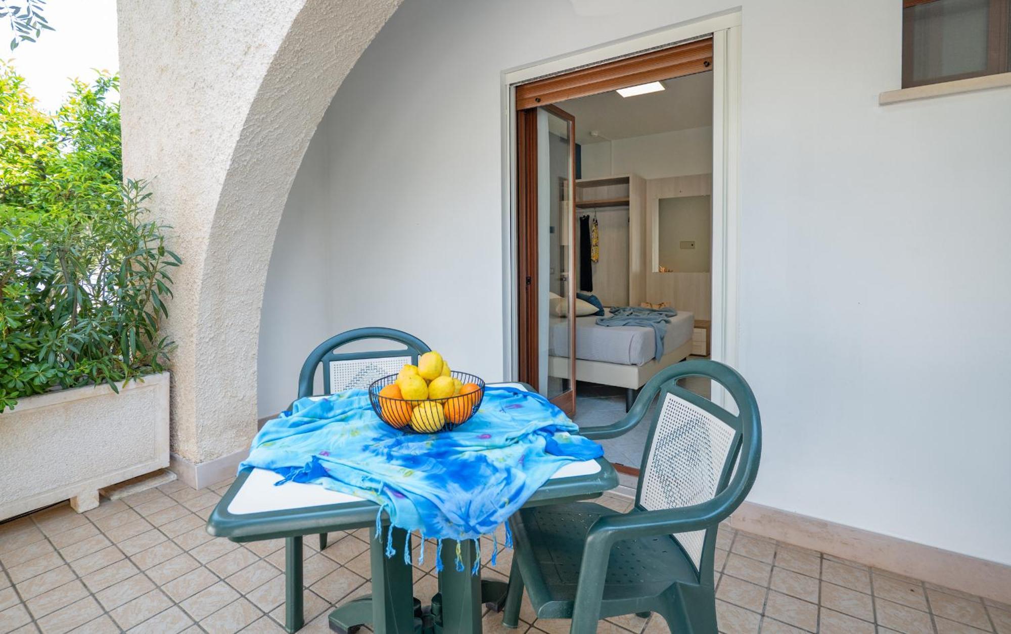 Hotel Residence Torre Del Porto Mattinata Room photo