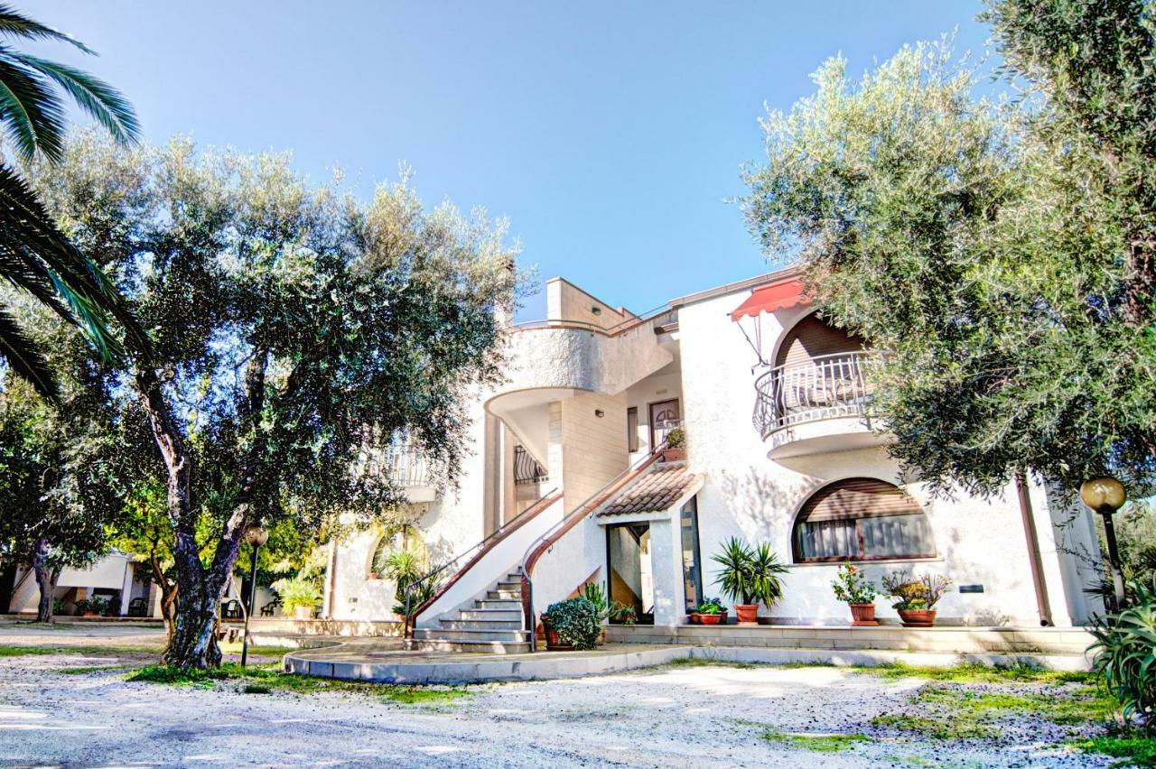Hotel Residence Torre Del Porto Mattinata Exterior photo